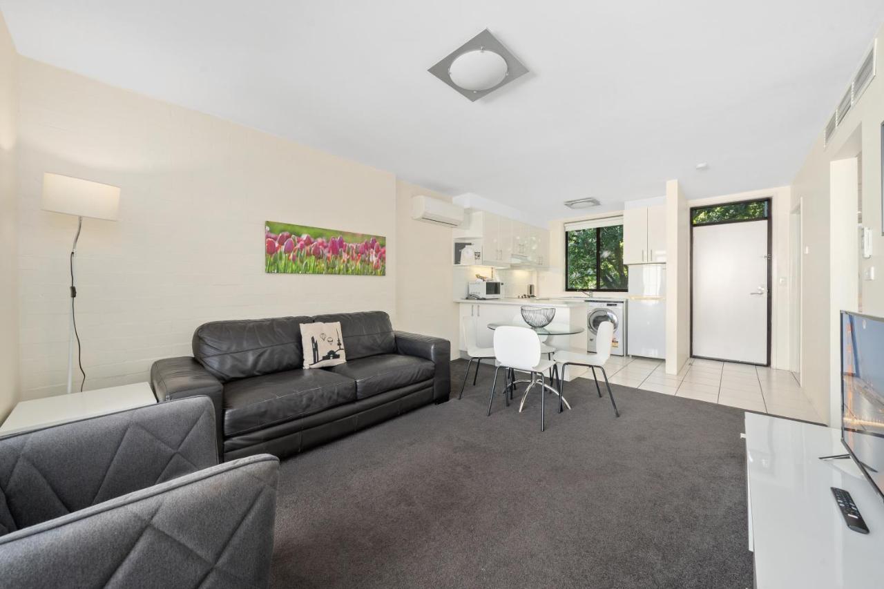 Manuka Park Serviced Apartments Canberra Esterno foto