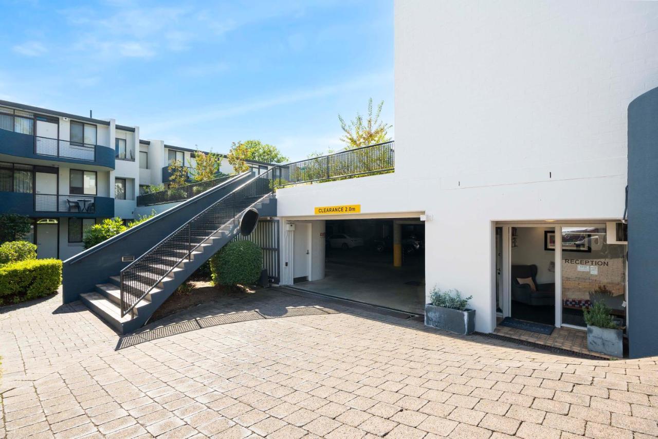 Manuka Park Serviced Apartments Canberra Esterno foto