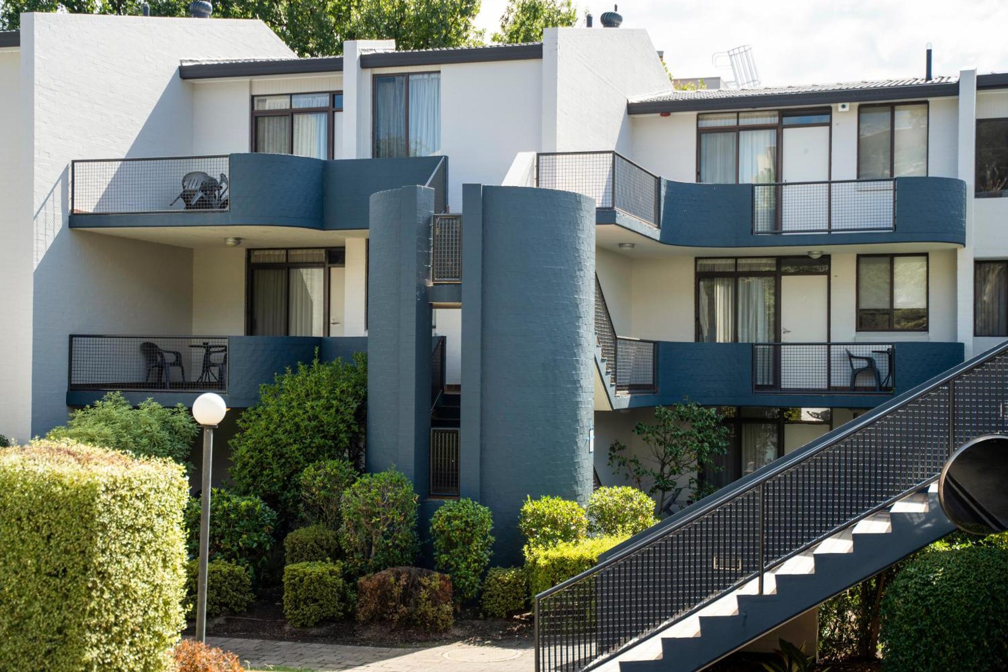 Manuka Park Serviced Apartments Canberra Esterno foto